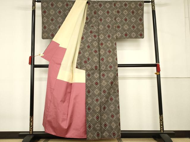 平和屋着物●本場大島紬　龍郷絣　花菱文　正絹　逸品　AABK6453cs