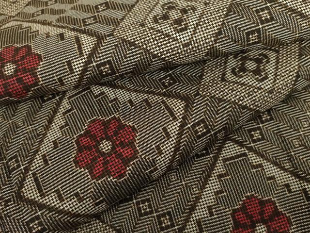 平和屋着物●本場大島紬　龍郷絣　花菱文　正絹　逸品　AABK6453cs