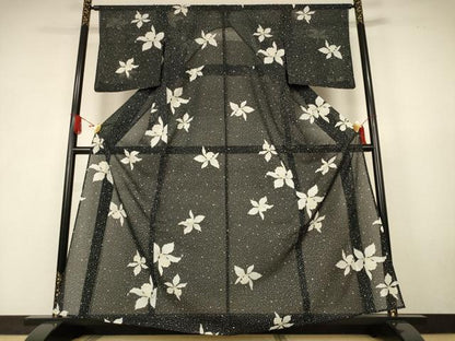 平和屋着物＊夏物　洗える最高級着物　＜英＞はなぶさ謹製　小紋　絽　舞花文　黒地　洗える着物　AABK6544jd