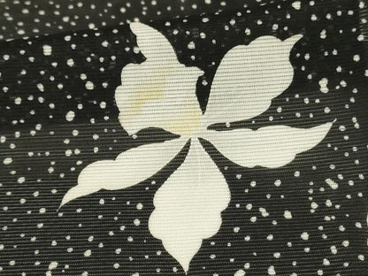 平和屋着物＊夏物　洗える最高級着物　＜英＞はなぶさ謹製　小紋　絽　舞花文　黒地　洗える着物　AABK6544jd