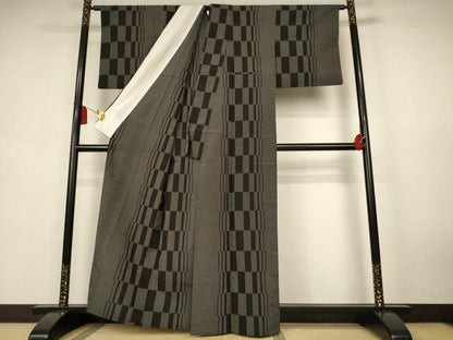 平和屋着物▽本塩沢　単衣　変わり市松文様　黒地　正絹　逸品　AABK6673jd
