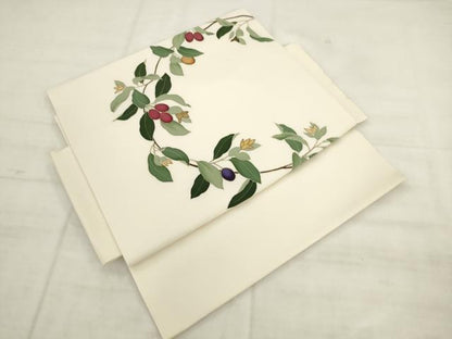 平和屋着物●塩瀬　つけ帯　駒刺繍　南天文　金糸　正絹　逸品　AABK6783pf