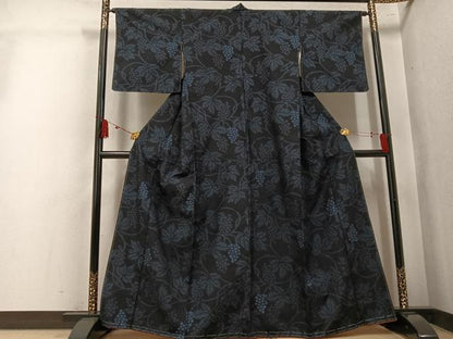 平和屋着物●結城紬　80亀甲　葡萄蔦の葉文　正絹　逸品　未使用　AABK7017ph