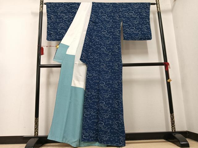 平和屋着物●上質な小紋　藍　型染め　千鳥　鬼しぼ縮緬　正絹　逸品　AABK7027ph