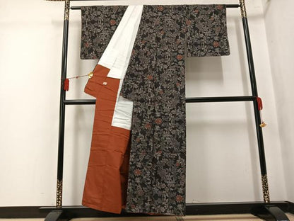 平和屋着物●本場大島紬　9マルキ　更紗文　まるやま扱い　正絹　逸品　未使用　AABK7036ph