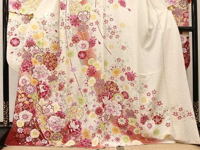 平和屋着物●豪華振袖　刺繍　花蝶文　暈し染め　金銀彩　銀通し地　正絹　逸品　AABK7052ph