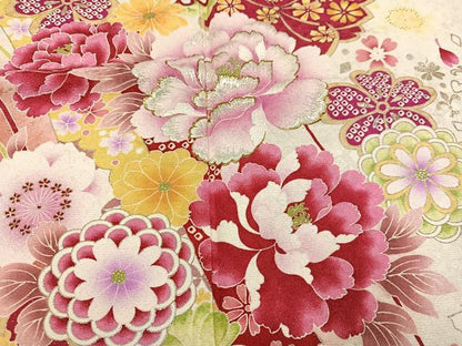 平和屋着物●豪華振袖　刺繍　花蝶文　暈し染め　金銀彩　銀通し地　正絹　逸品　AABK7052ph