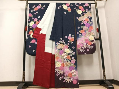 平和屋着物●豪華振袖　刺繍　草花文　暈し染め　金彩　金通し地　正絹　逸品　AABK7058ph