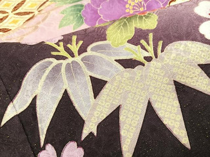平和屋着物●豪華振袖　刺繍　草花文　暈し染め　金彩　金通し地　正絹　逸品　AABK7058ph