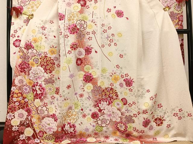 平和屋着物●豪華振袖　刺繍　花蝶文　銀彩　銀通し地　ロング丈　正絹　逸品　AABK7059ph