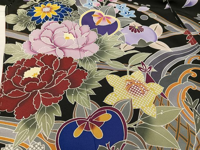 平和屋着物●手ざし京紅型染・宮崎紅型　宮崎良次　振袖　花蝶飛鳥文　黒地　丹後ちりめん　仮絵羽　逸品　未使用　AABK7064ph