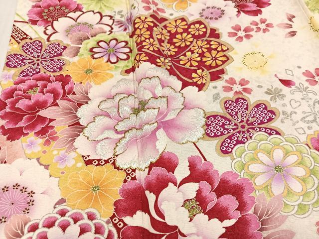 平和屋着物●豪華振袖　刺繍　花蝶文　銀彩　銀通し地　正絹　逸品　AABK7067ph