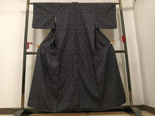 平和屋着物●結城紬　亀甲文　正絹　逸品　AABK7084ph