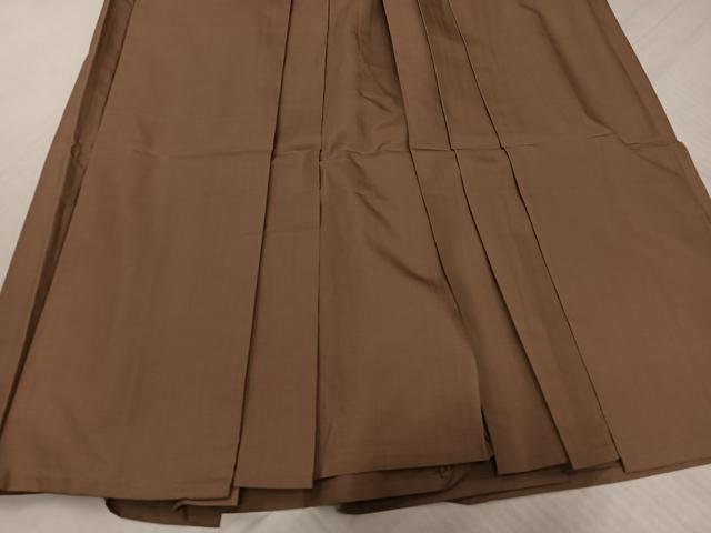 平和屋着物●男性　馬乗り袴　紬地　朽葉色　正絹　逸品　AABK7145ph