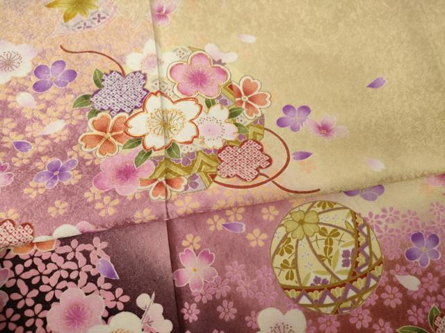 平和屋着物●豪華振袖　駒刺繍　花毬文　暈し染め　金彩　銀通し地　正絹　逸品　AABK7343ck