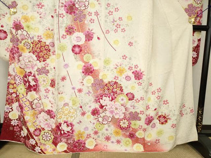 平和屋着物●豪華振袖　刺繍　舞花文　暈し染め　金銀彩　銀通し地　正絹　逸品　AABK7345ck