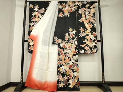 平和屋着物●十日町老舗ブランド　吉澤友禅　吾妻徳穂　振袖　駒刺繍　短冊花文　黒地　正絹　逸品　AABK7432ck