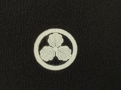 平和屋着物●創業460年・千總　黒留袖　駒刺繍　雲取り吉祥鴛鴦文　金糸　金彩　伊勢丹扱い　正絹　逸品　AABK7439ck