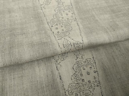 平和屋着物●本場結城紬　重要無形文化財　100亀甲　よろけ立涌花文　正絹　逸品　AABK7441ck