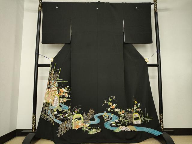 平和屋着物●野口真造　大彦二代目　江戸染繍友禅　黒留袖　刺繍　流水風景花文　金糸　正絹　逸品　AABK7442ck