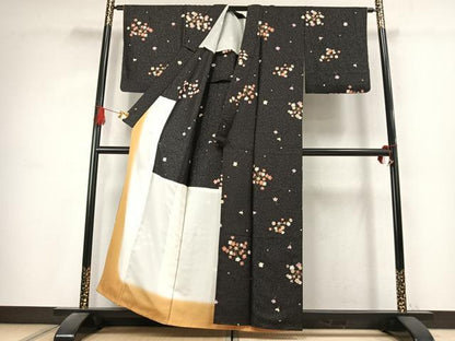 平和屋着物●上質な小紋　舞桜文　黒地　金彩　銀通し地　胴抜き仕立て　正絹　逸品　AABK7578fy
