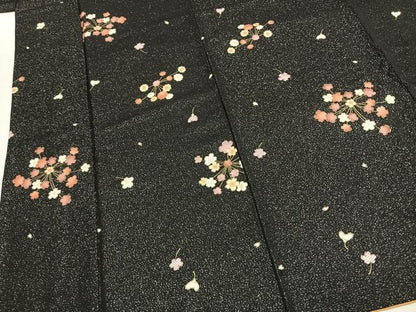 平和屋着物●上質な小紋　舞桜文　黒地　金彩　銀通し地　胴抜き仕立て　正絹　逸品　AABK7578fy
