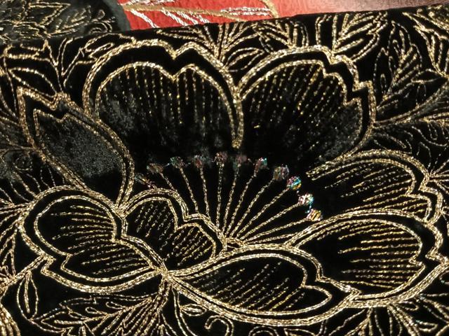平和屋着物●訪問着　総刺繍　駒刺繍　草花文　暈し染め　金銀糸　ベロア　やまと誂製　正絹　逸品　AABK7665fy