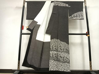 平和屋着物●安田勝彦　訪問着　型染め　草花文　黒地　正絹　逸品　AABK7754fy