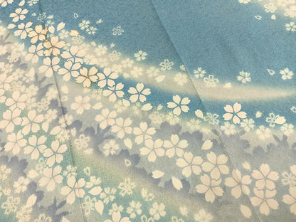 平和屋着物●豪華振袖　駒刺繍　舞桜文　暈し染め　金彩　銀通し地　正絹　逸品　AABK7792fy