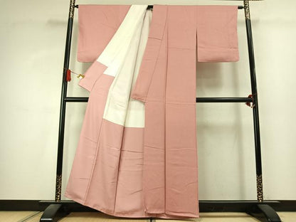 平和屋着物●上質な色無地　紋意匠　珊瑚色　正絹　逸品　未使用　AABK7854fy