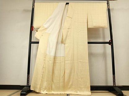 平和屋着物●上質な色無地　草花地紋　鳥の子色　鈴乃屋扱い　正絹　逸品　AABK7863fy