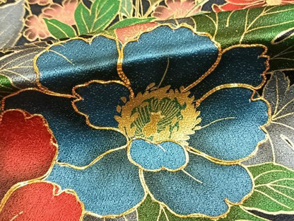 平和屋着物●豪華振袖　駒刺繍　草花文　金彩　正絹　逸品　AABK7884fy