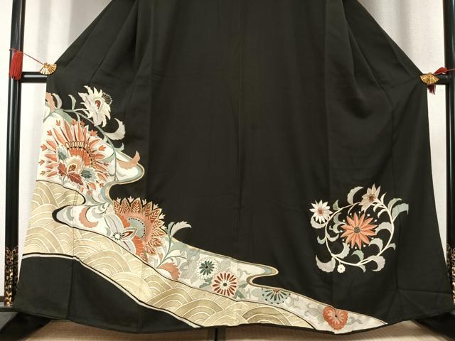 平和屋着物●アンティーク　大正ロマン　黒留袖　駒刺繍　更紗花文　金銀彩　正絹　逸品　AABK7889fy