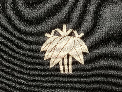 平和屋着物●アンティーク　大正ロマン　黒留袖　駒刺繍　更紗花文　金銀彩　正絹　逸品　AABK7889fy