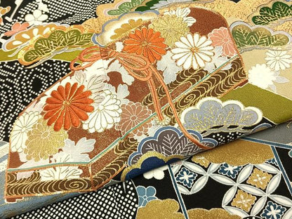平和屋着物●創業460年・千總　黒留袖　駒刺繍　文箱花文　金彩　小田急百貨店扱い　ロング丈　正絹　逸品　AABK7908fy