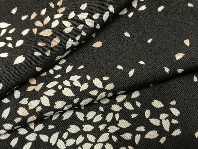 平和屋着物●上質な小紋　舞桜文　黒地　正絹　逸品　AABK7922fy