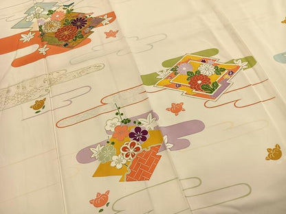 平和屋着物●訪問着　駒刺繍　草花文　金銀彩　正絹　逸品　AABK7938fy