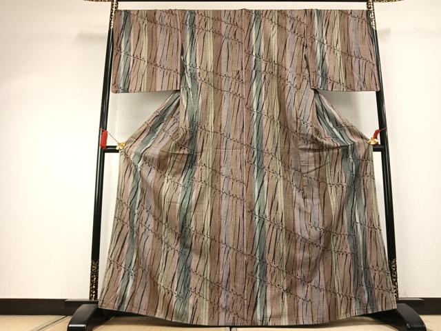 平和屋着物●上質な紬　竜巻絞り　間道　やまと誂製　正絹　逸品　AABK7958fy