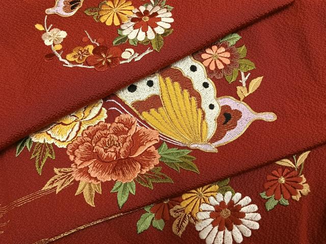 平和屋着物●豪華振袖　総刺繍　駒刺繍　花蝶文　金銀糸　正絹　逸品　AABK7968fy