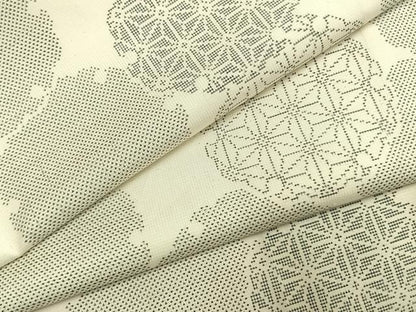 平和屋着物●本場大島紬　白大島　9マルキ　雪輪文　正絹　逸品　AABK8027fy