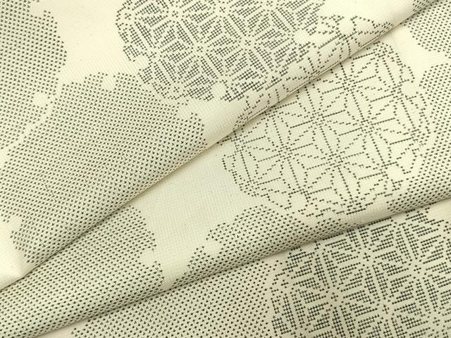 平和屋着物●本場大島紬　白大島　9マルキ　雪輪文　正絹　逸品　AABK8027fy