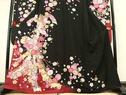 平和屋着物●豪華振袖　駒刺繍　草花文　暈し染め　黒地　金彩　正絹　逸品　AABK8058fy