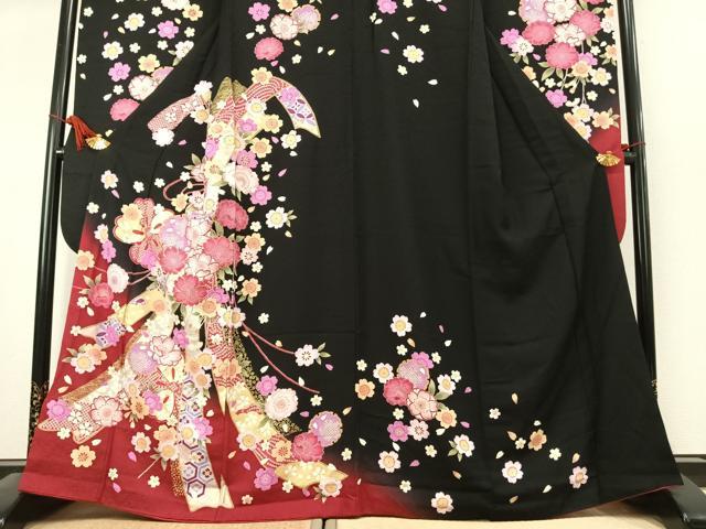 平和屋着物●豪華振袖　駒刺繍　草花文　暈し染め　黒地　金彩　正絹　逸品　AABK8058fy