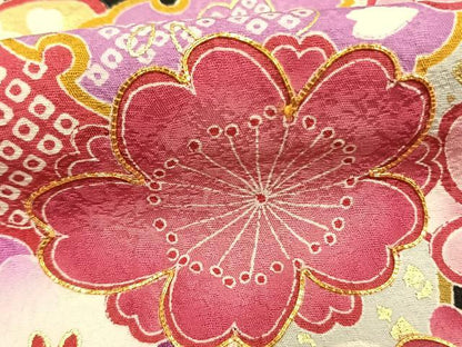 平和屋着物●豪華振袖　駒刺繍　草花文　暈し染め　黒地　金彩　正絹　逸品　AABK8058fy