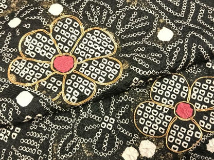 平和屋着物●豪華振袖　総絞り　駒刺繍　舞花文　黒地　金彩　正絹　逸品　AABK8062fy