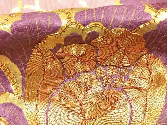 平和屋着物●豪華振袖　駒刺繍　草花文　金彩　正絹　逸品　AABK8074fy