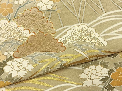 平和屋着物●創業460年・千總　色留袖　駒刺繍　草花文　金彩　正絹　逸品　AABK8076fy