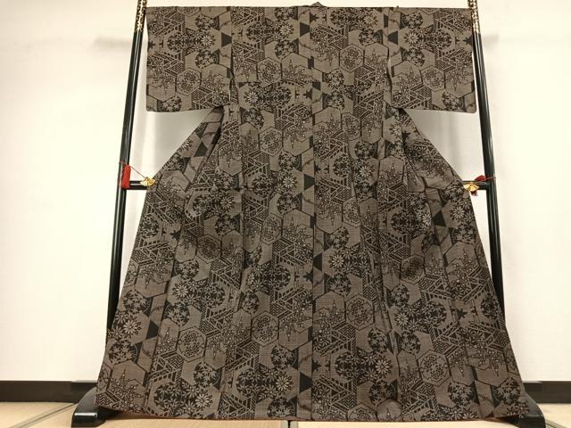 平和屋着物●本場大島紬　7マルキ　草花文　正絹　逸品　AABK8087fy