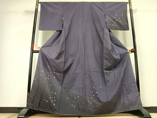 平和屋着物●本場染大島紬　訪問着　総刺繍　舞桜文　正絹　逸品　AABK8094fy