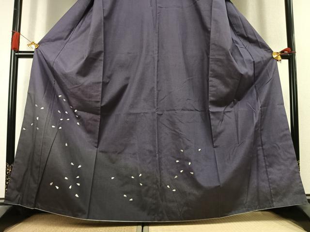 平和屋着物●本場染大島紬　訪問着　総刺繍　舞桜文　正絹　逸品　AABK8094fy